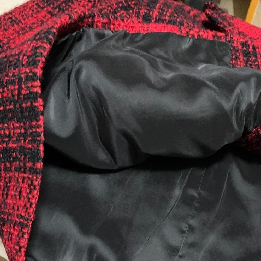 Talbots Red and Black Plaid Wool Suit Coat in Size 16. Fully Lined. - Picture 6 of 10